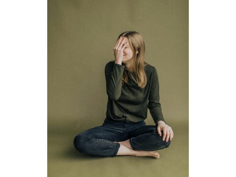 online loans image of embarassed woman